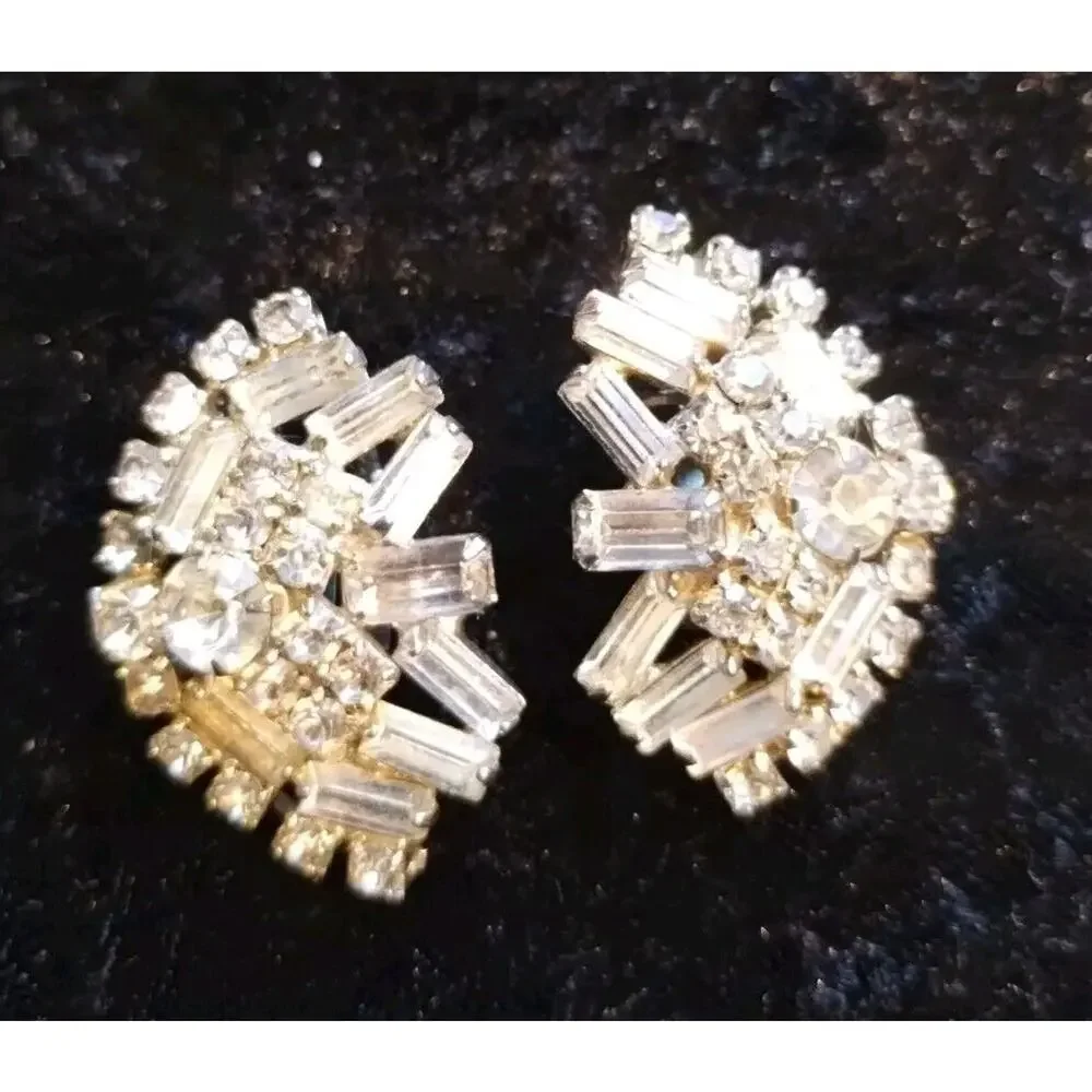 Vintage Crystal Rhinestones Faceted Baguette Sparkling Huggie Clip On Earrings